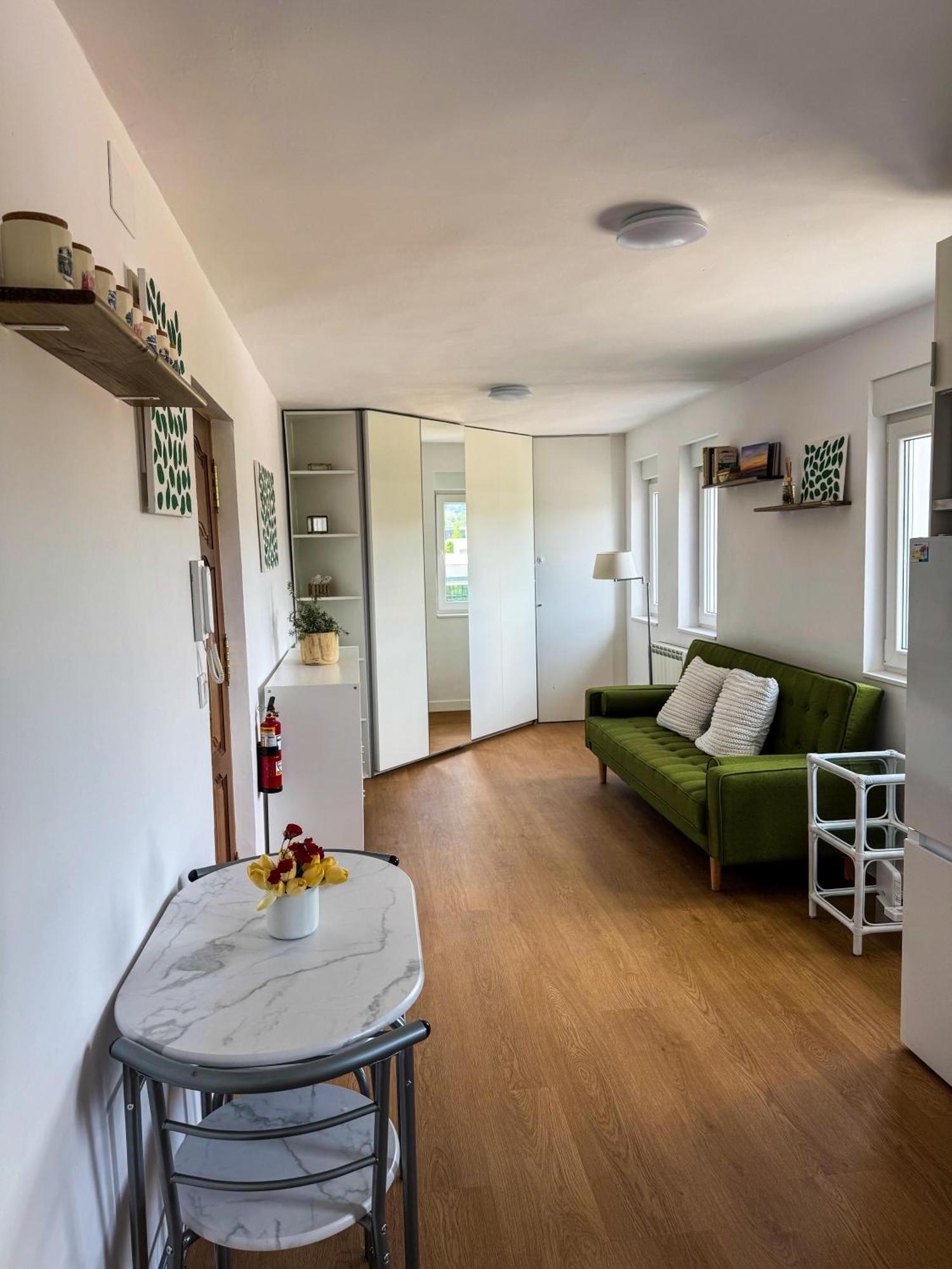 Apartment Cozy 1 Bedroom *